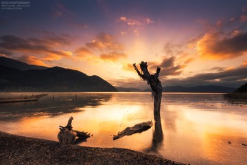 晨色泸沽湖