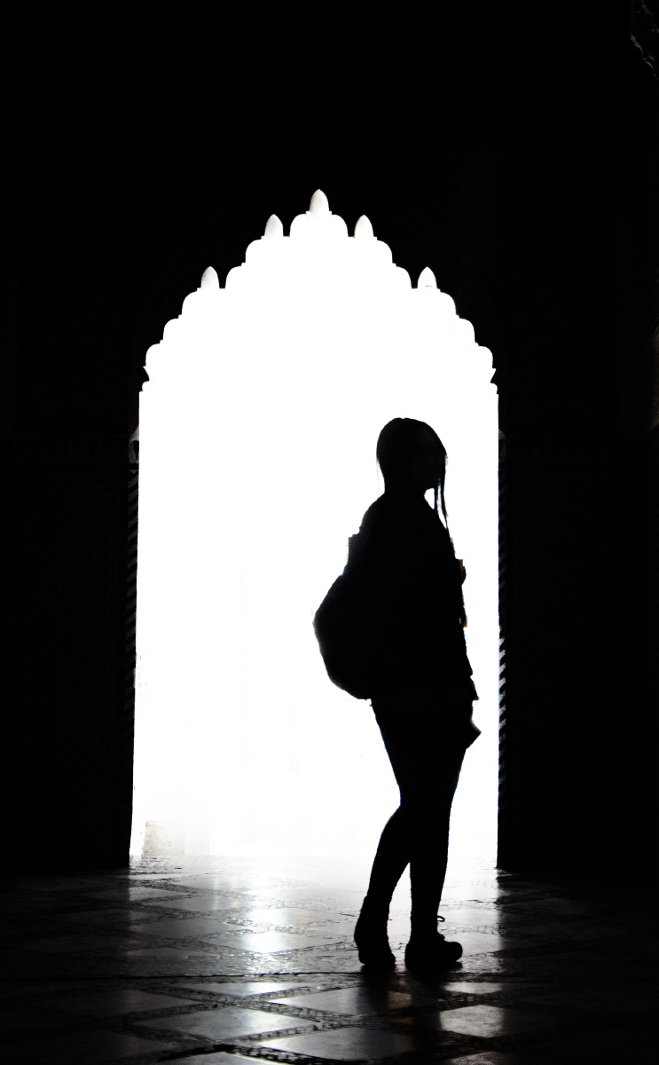 只是因为再人群中多看了你一眼