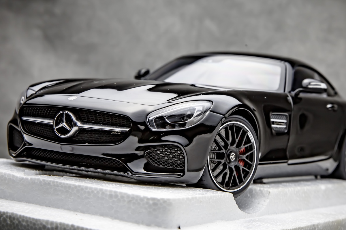 浑身肌肉线条的臭流氓—mercedes-benz gts amg 【血夜专辑】