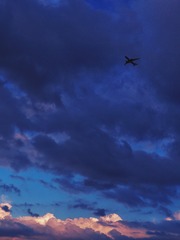890844