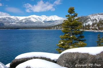 雪后湖更蓝