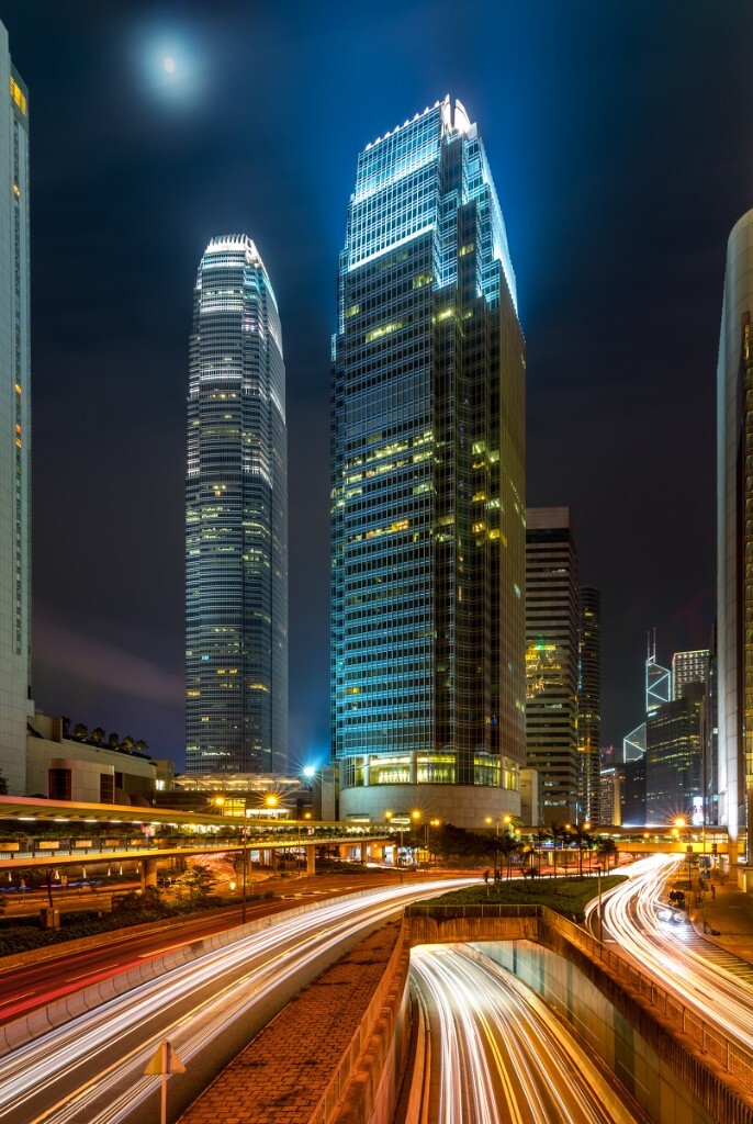 香港的地标性建筑之一国际金融中心的一期和二期。在香港中转已经无数次了，却从来没踏上除机场以外的土地，这次专门安排了4天的香港之行。高楼林立的香港简直是拍建筑的天堂，脚架一支就是无数漂亮的建筑。