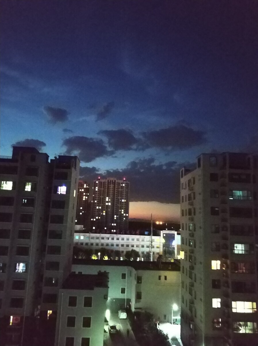 傍晚的晚霞
