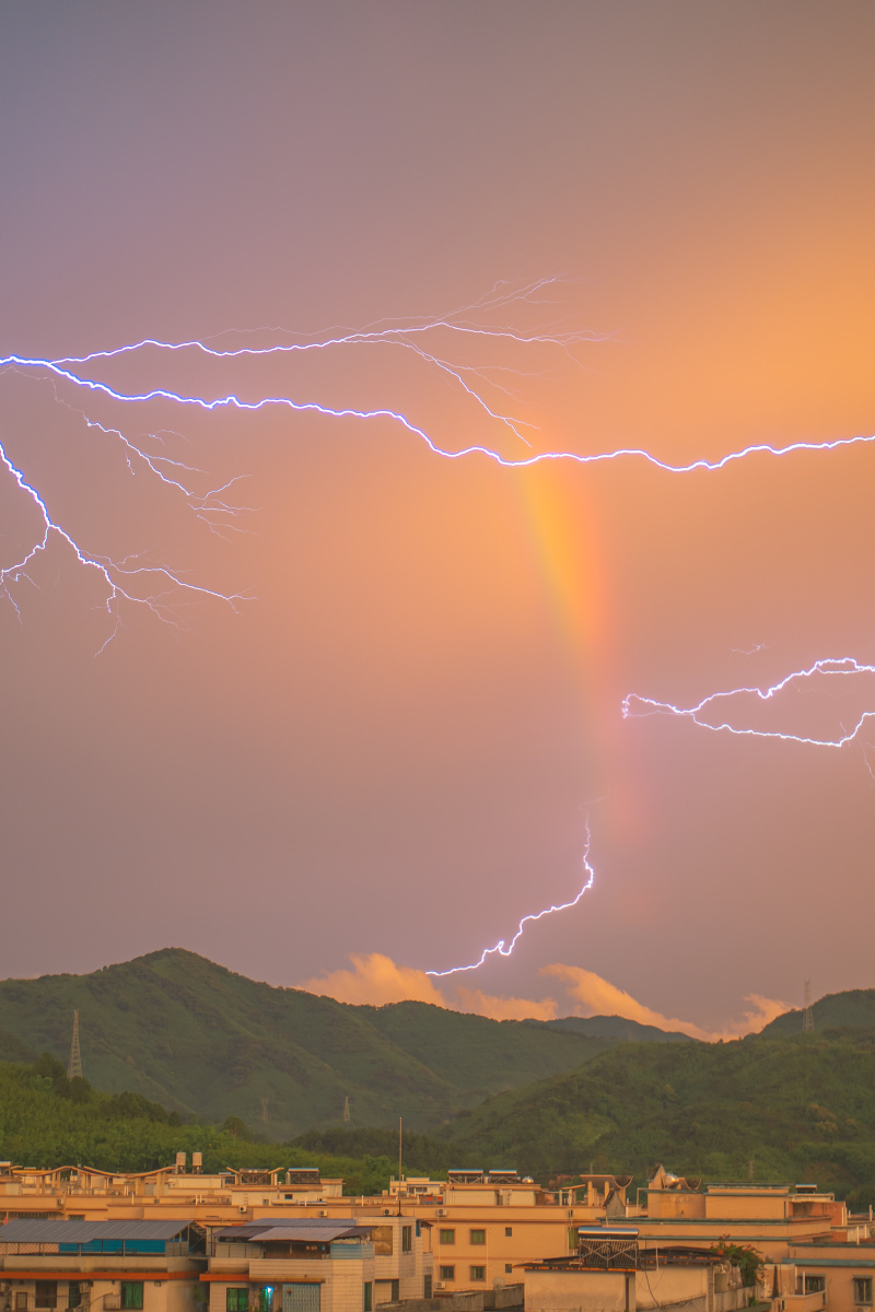当彩虹遇到闪电