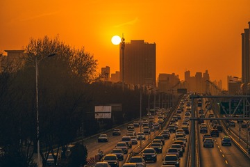 晚高峰开启