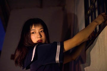 001