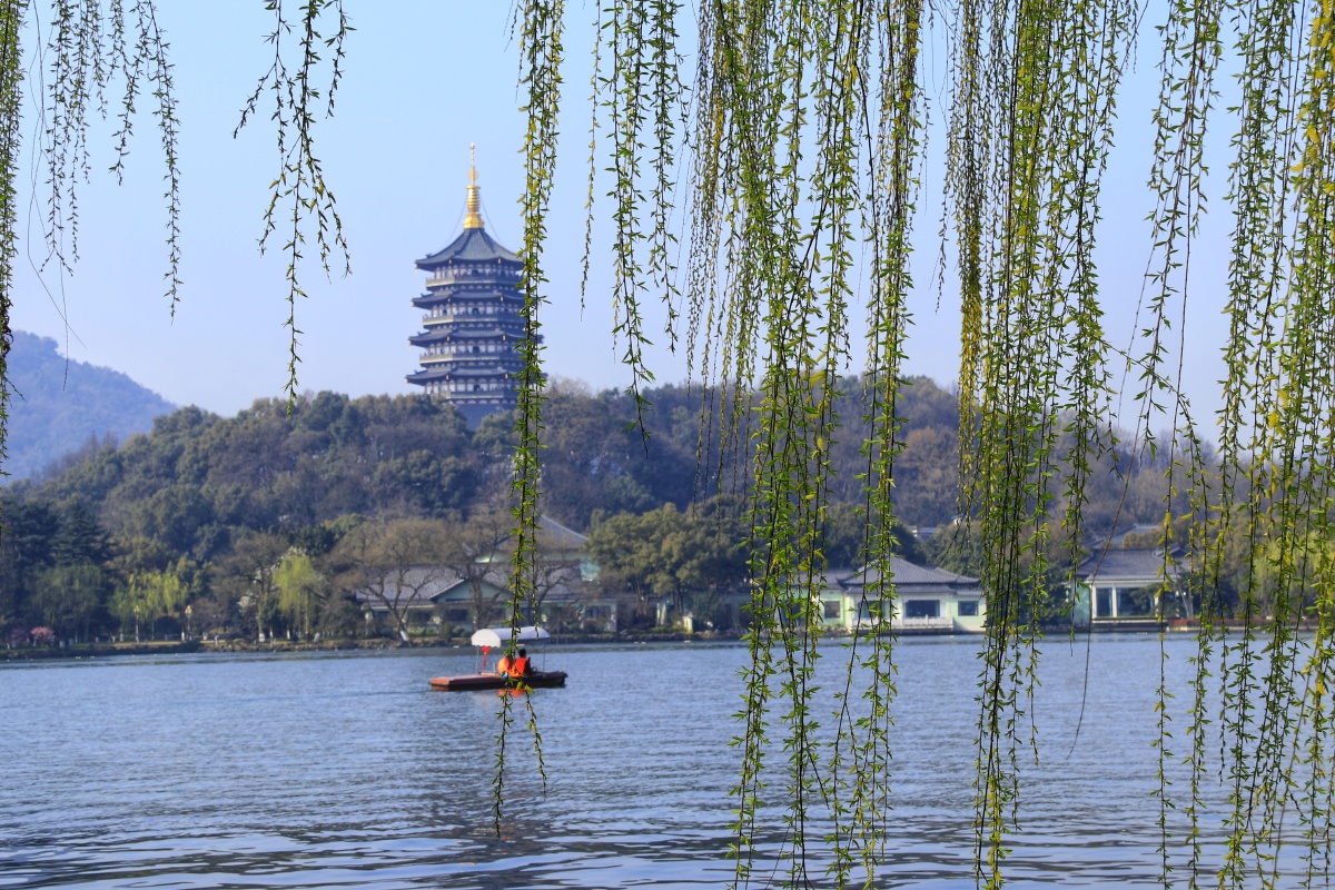 【印象西子湖之一:雷峰塔影】西湖,又名西子湖,位于中国浙江杭州市
