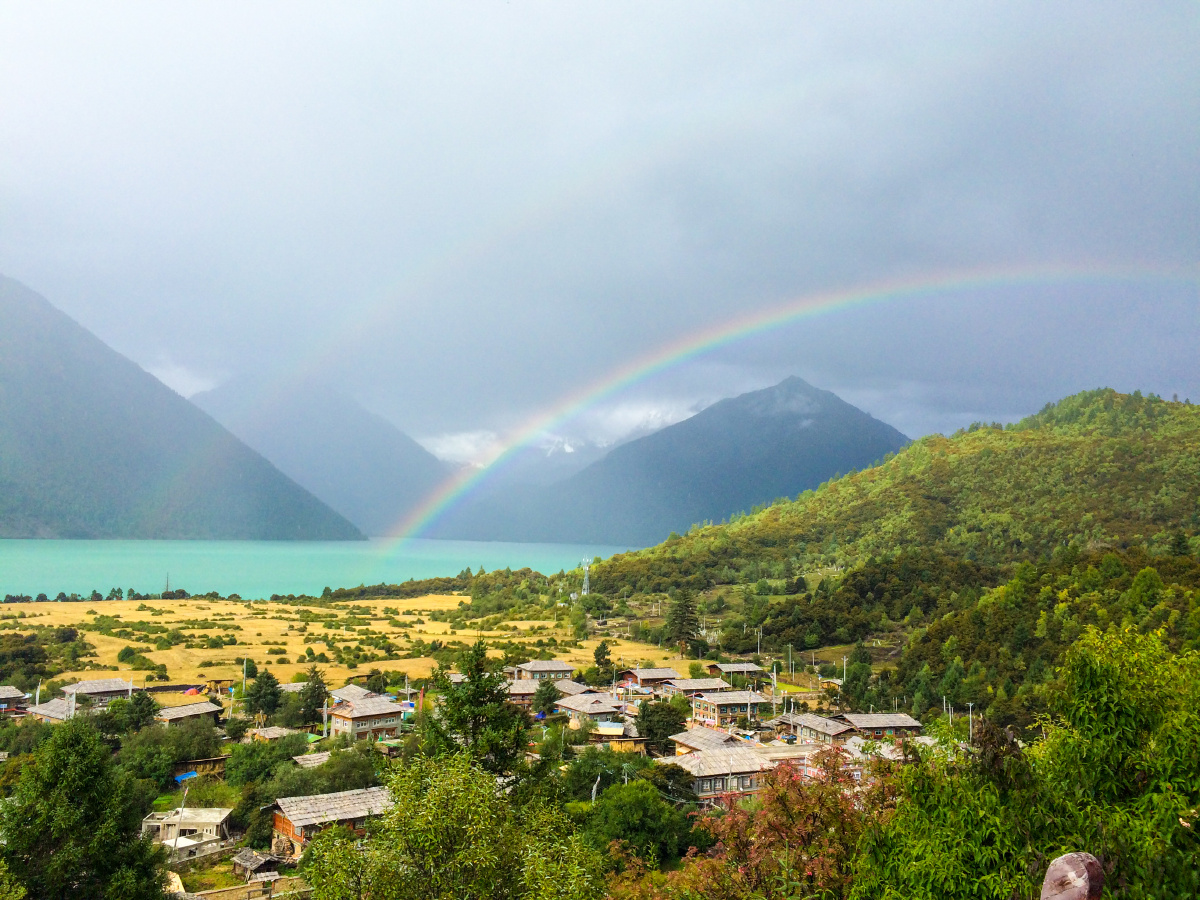 林芝的天气感觉总是下雨的 有幸的是看到了好几次彩虹?