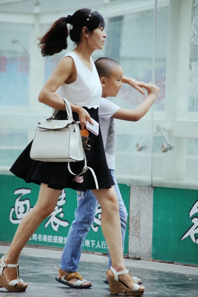 跟着妈妈走