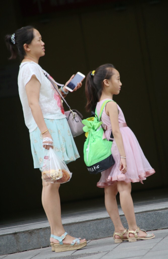 跟着妈妈走