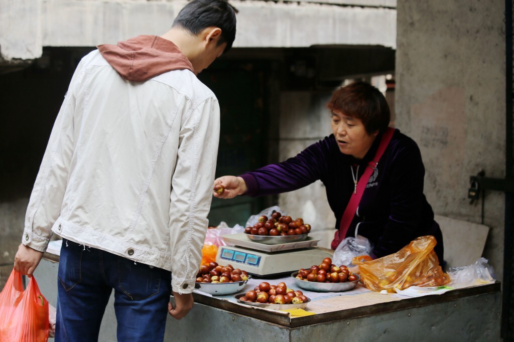 小摊小贩闪亮登场