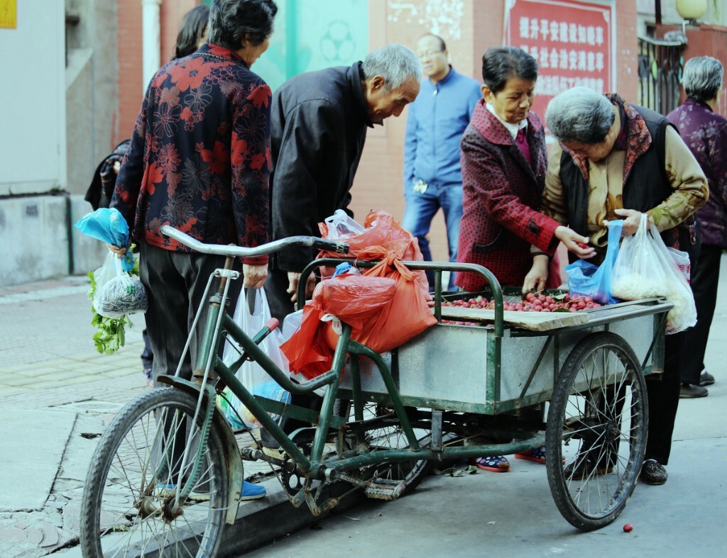 小摊小贩闪亮登场