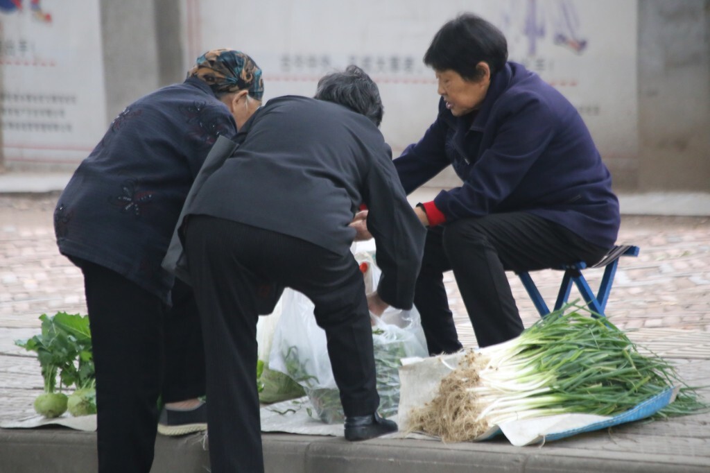小摊小贩闪亮登场