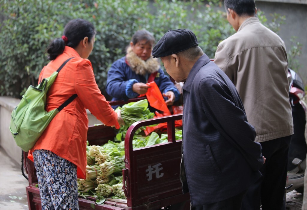 小摊小贩闪亮登场