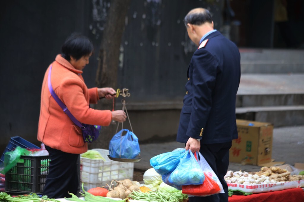 小摊小贩闪亮登场