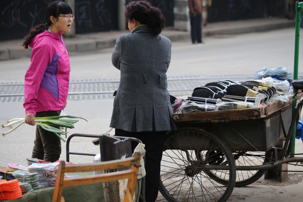 小摊小贩闪亮登场