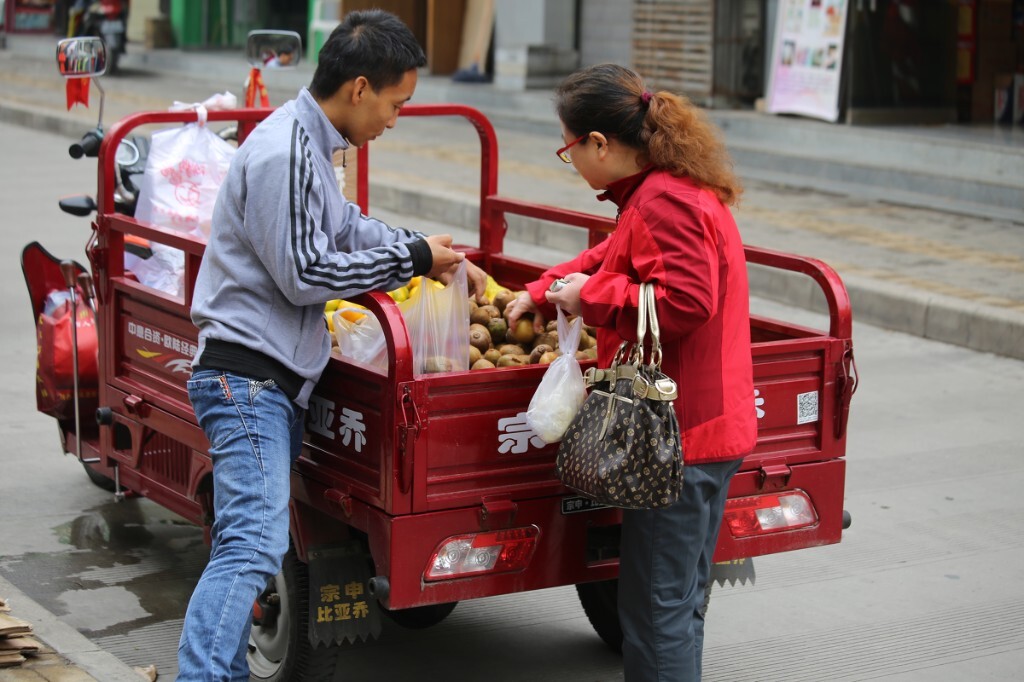 小摊小贩闪亮登场