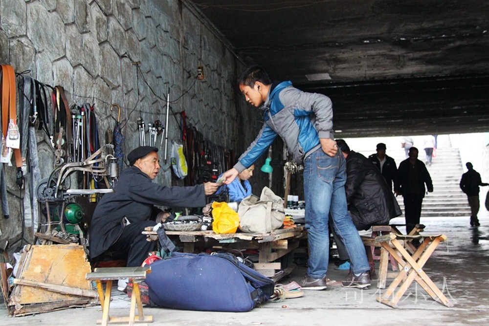 小摊小贩闪亮登场