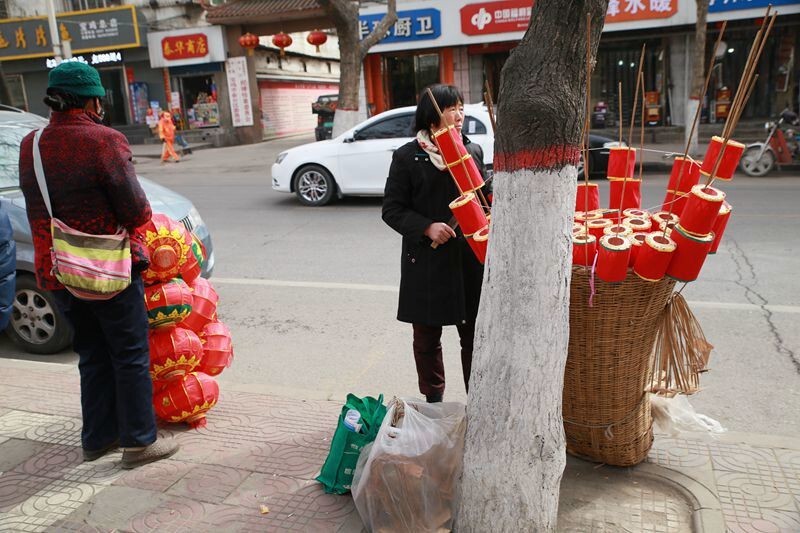小摊小贩闪亮登场