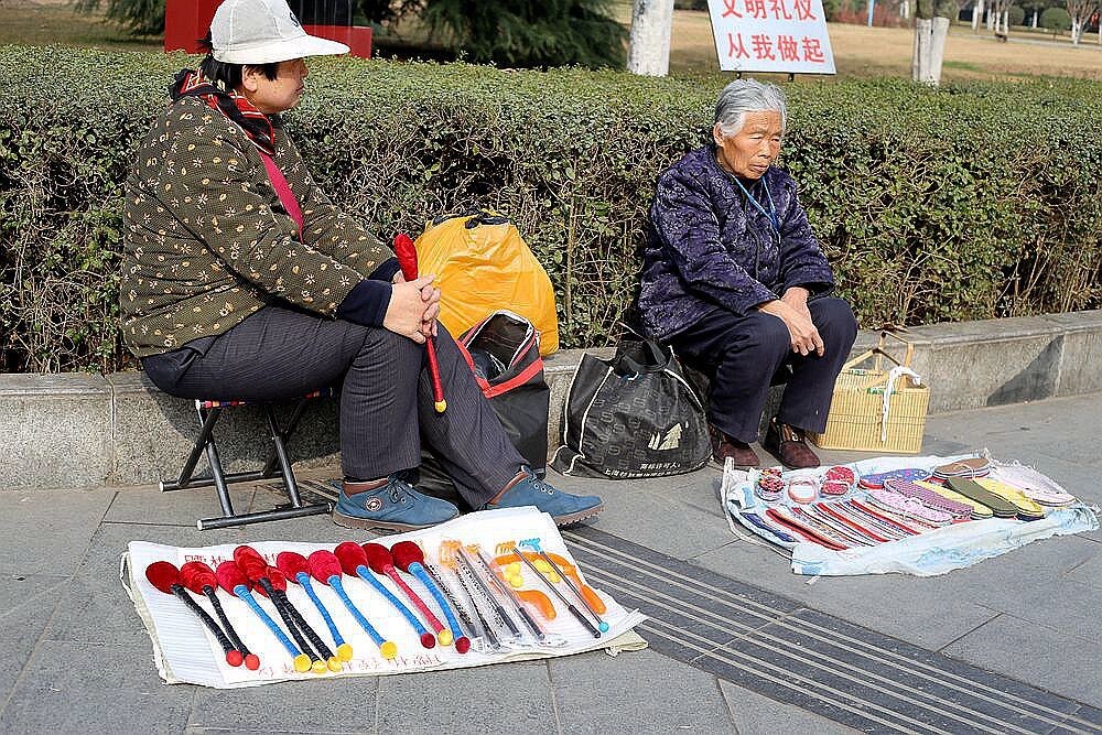 小摊小贩闪亮登场