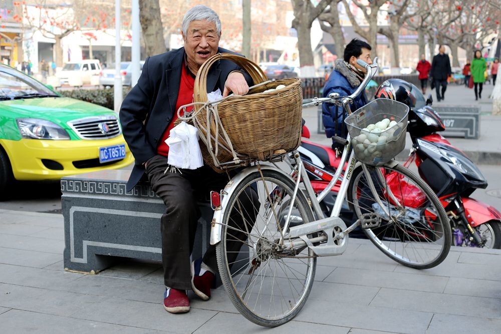 小摊小贩闪亮登场