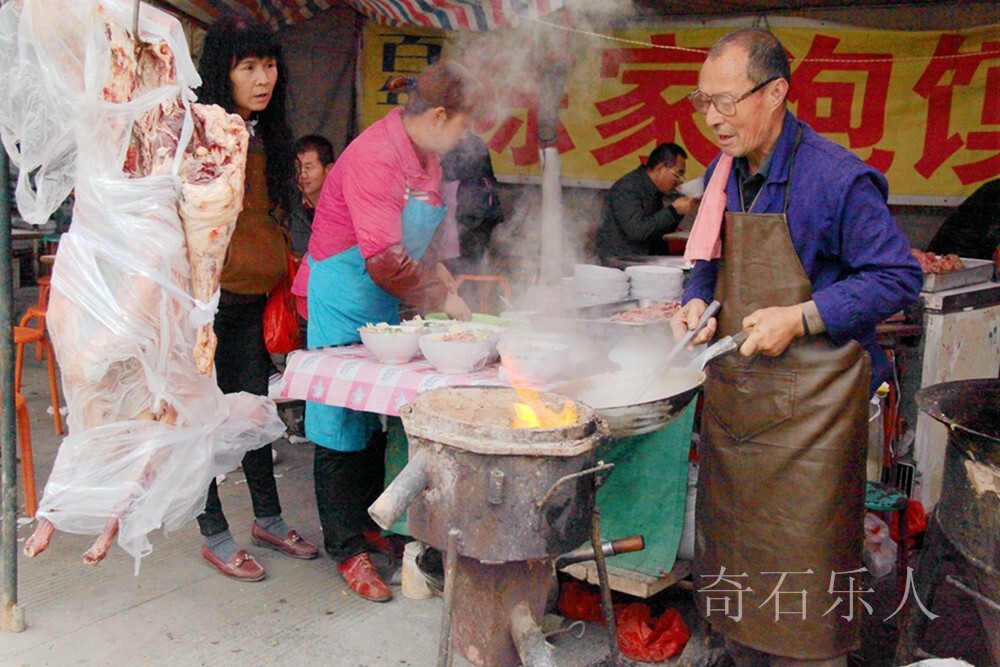 小摊小贩闪亮登场