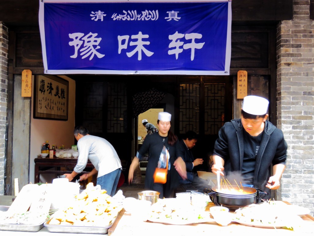 小摊小贩闪亮登场