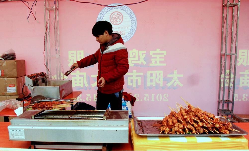 小摊小贩闪亮登场