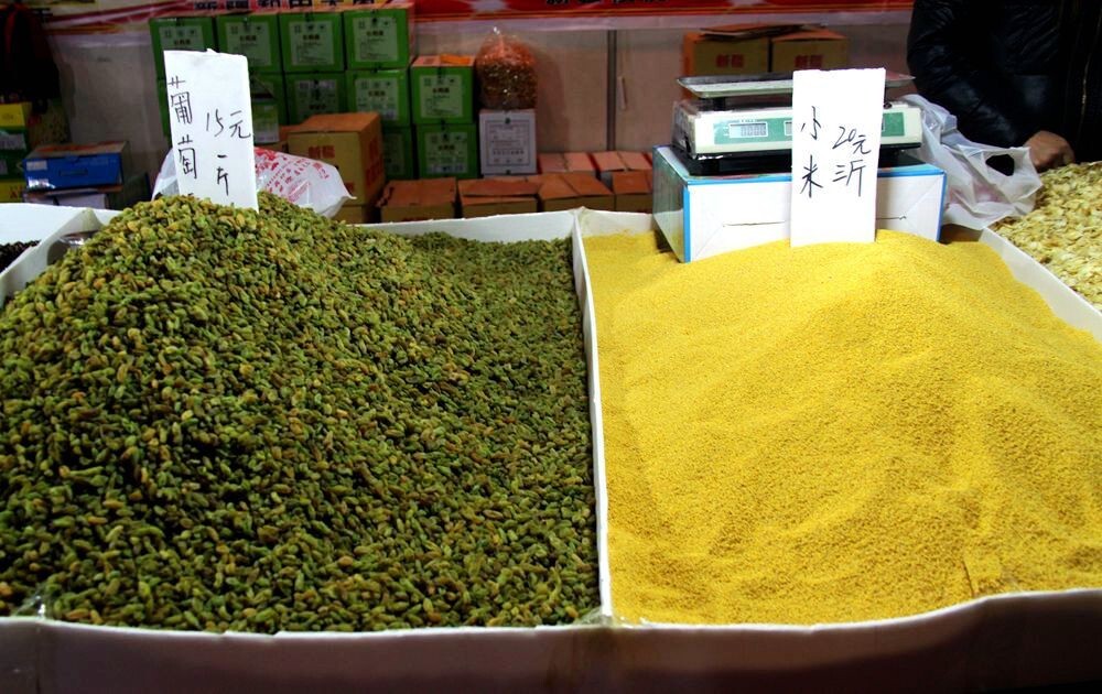 小摊小贩闪亮登场