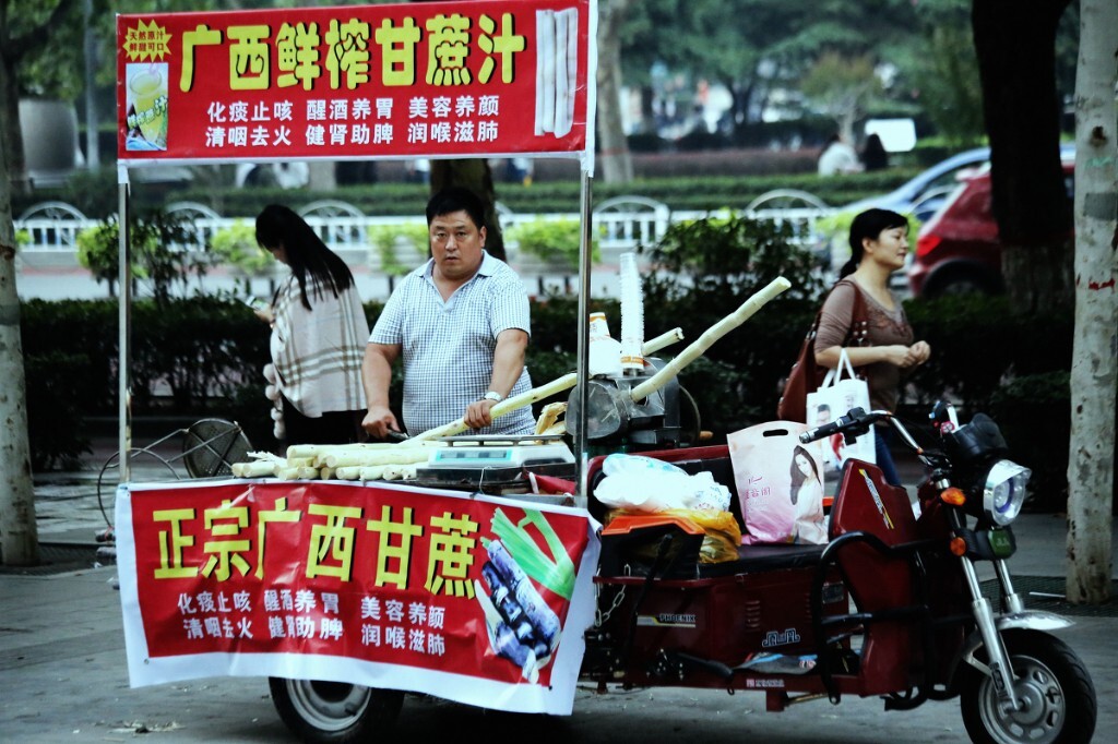 小摊小贩闪亮登场