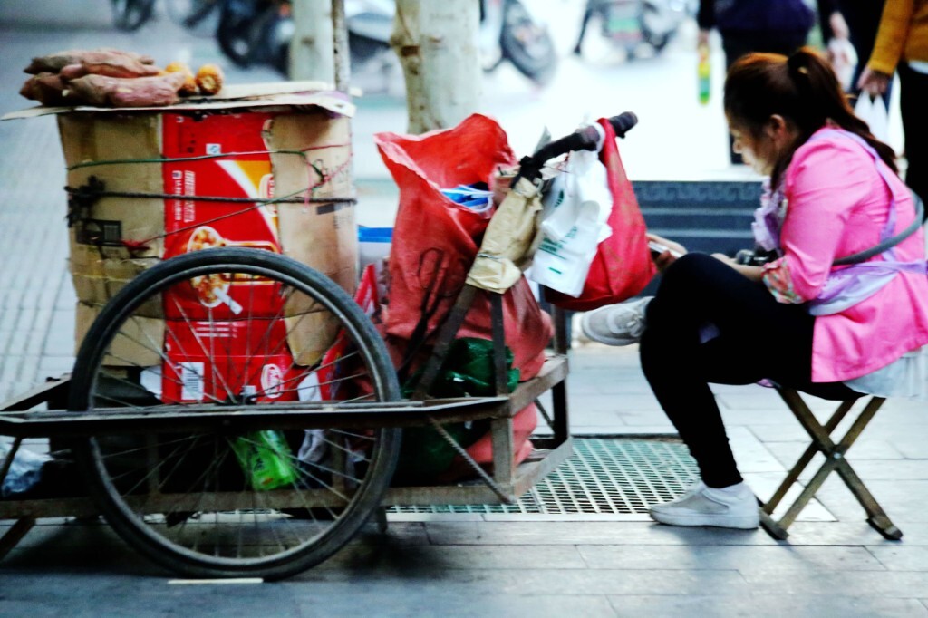 小摊小贩闪亮登场