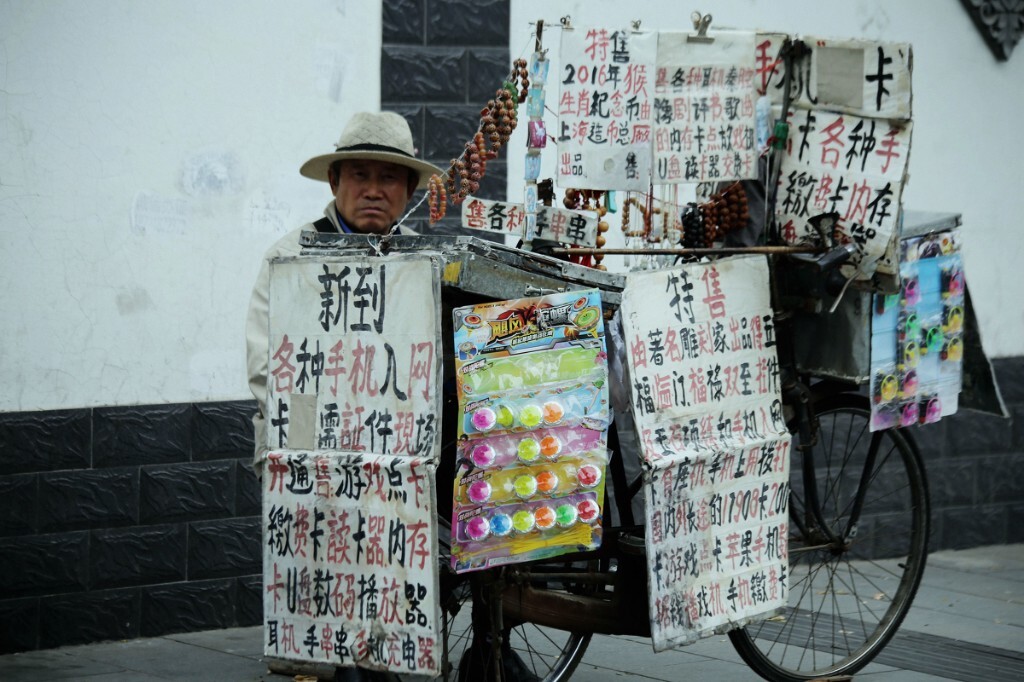 小摊小贩闪亮登场