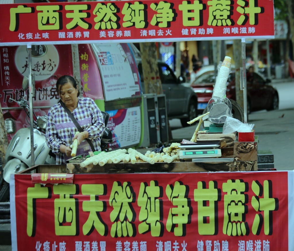 小摊小贩闪亮登场