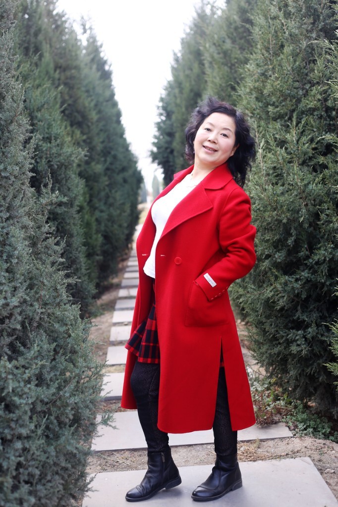 林菲诗人近照