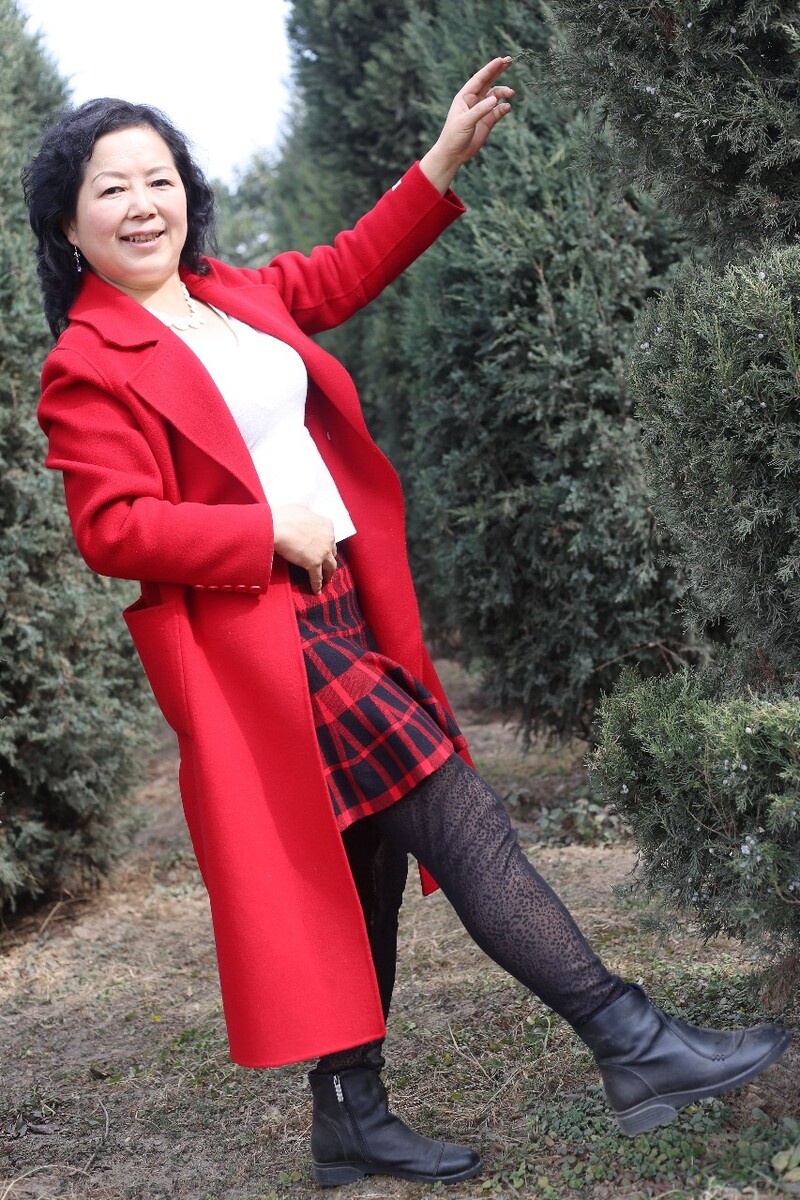 林菲诗人近照