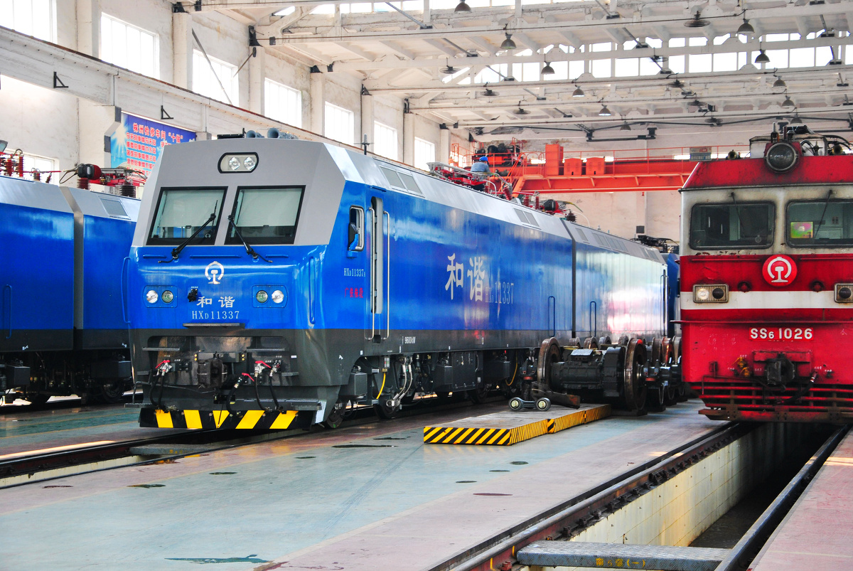 株洲机务段里的铁八