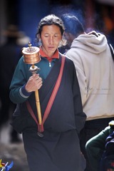 拉萨人像转经1.jpg