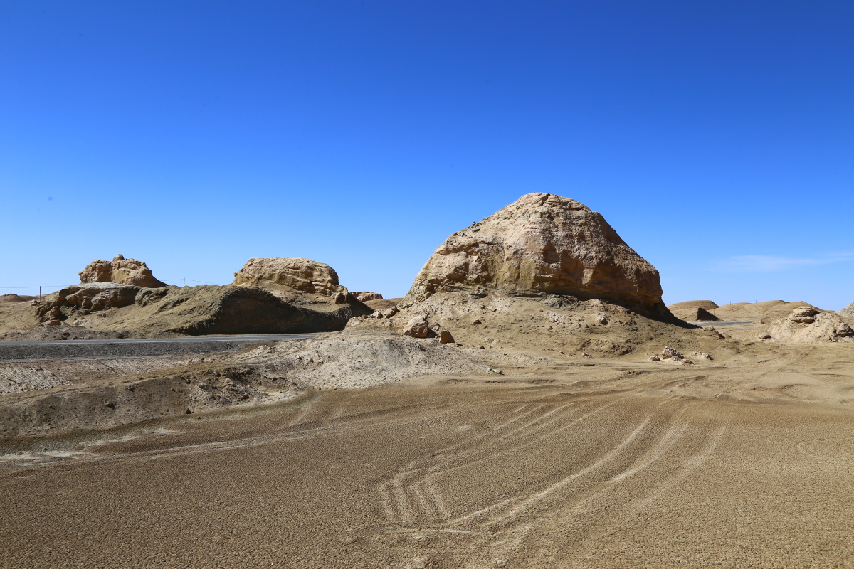 青海的雅丹地貌8143