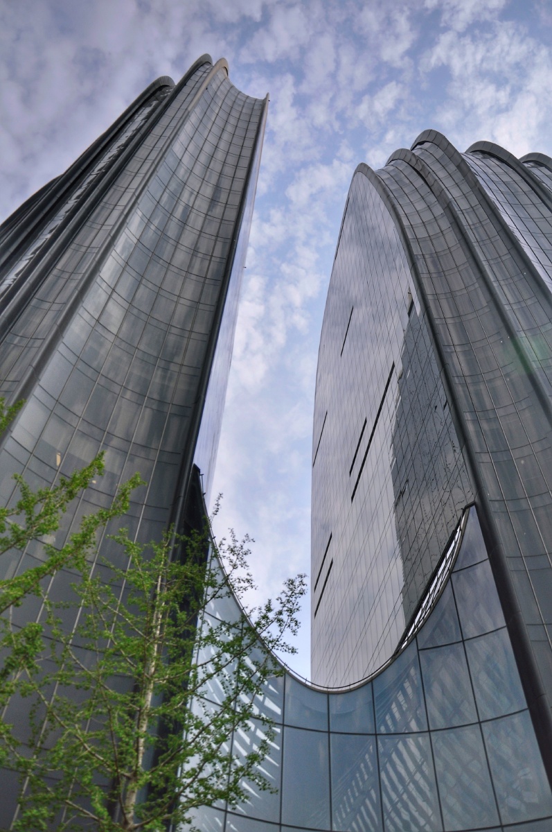 骏豪·中央公园广场 传说中的大黑楼