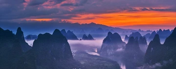 阳朔漓江山峦