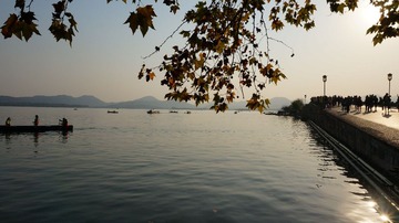 西 湖
