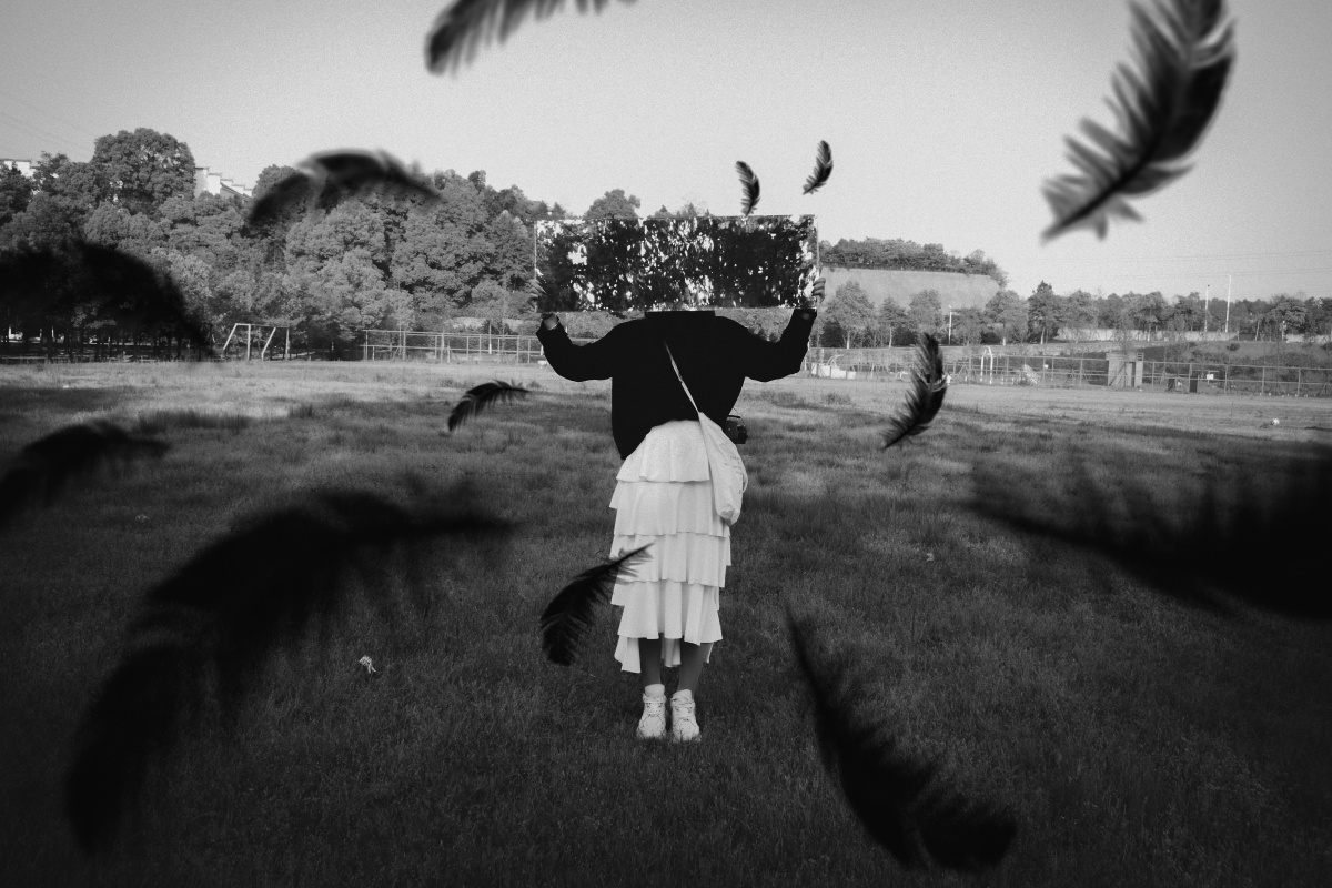 意识流黑白人像