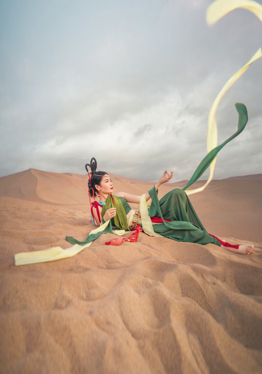 敦煌飞天61敦煌偶遇的飞天小姐姐