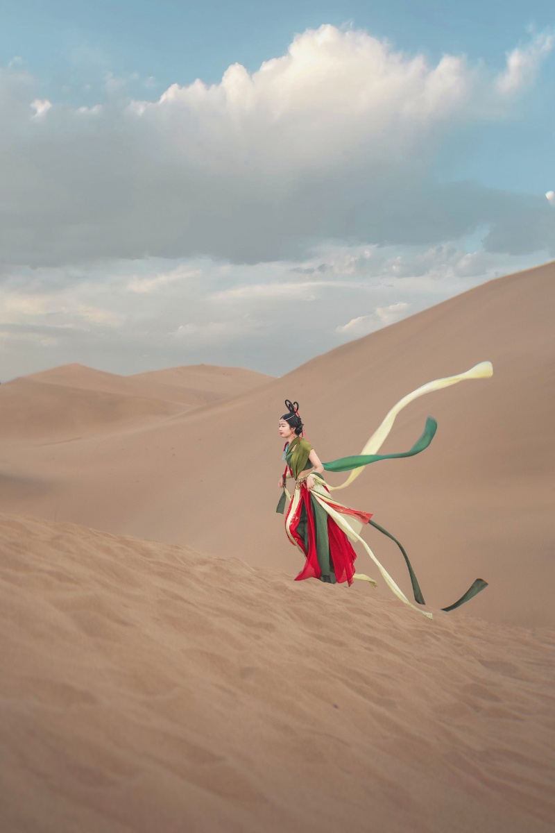 敦煌飞天61敦煌偶遇的飞天小姐姐