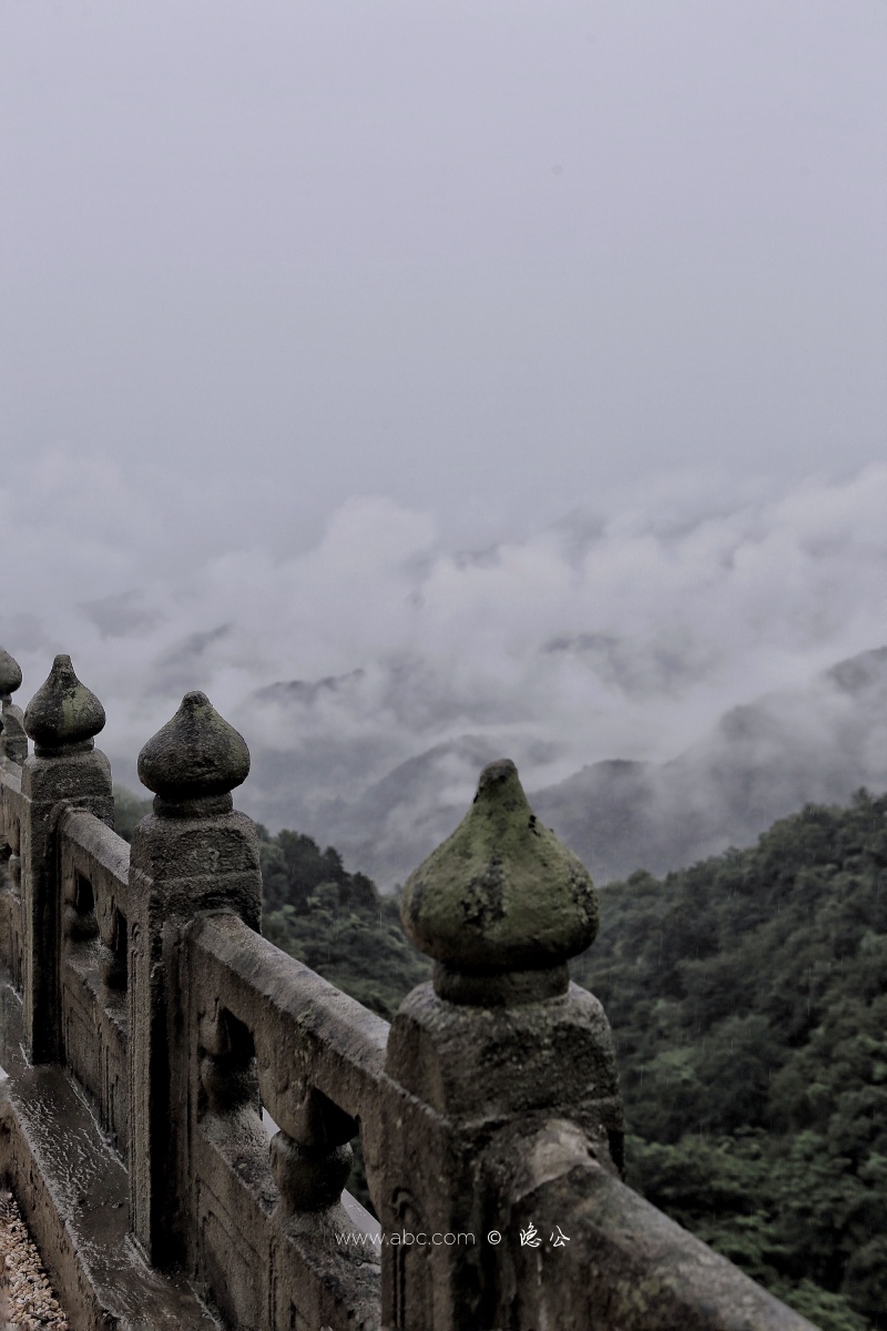 武当山风光道人气养僧人供养