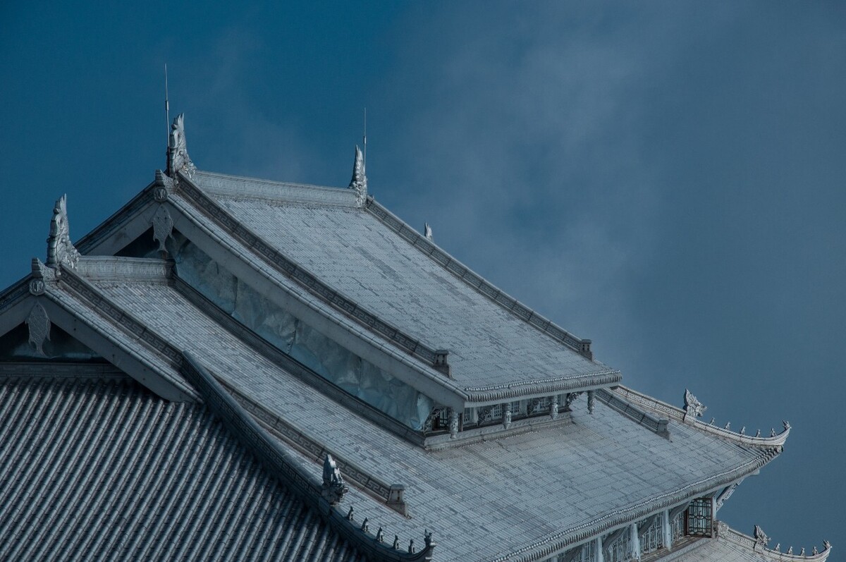 峨眉天下秀