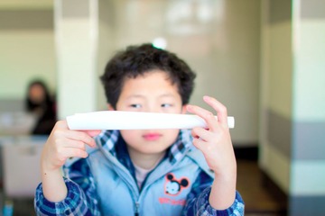 情人节人家都带妹子耍，只有我带孩子耍。