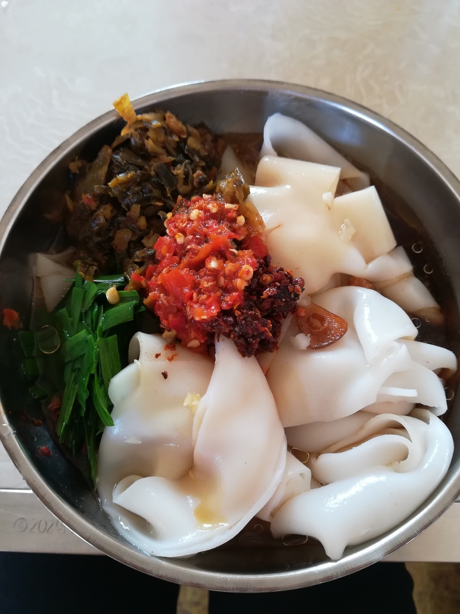 建水美食——凉卷粉
