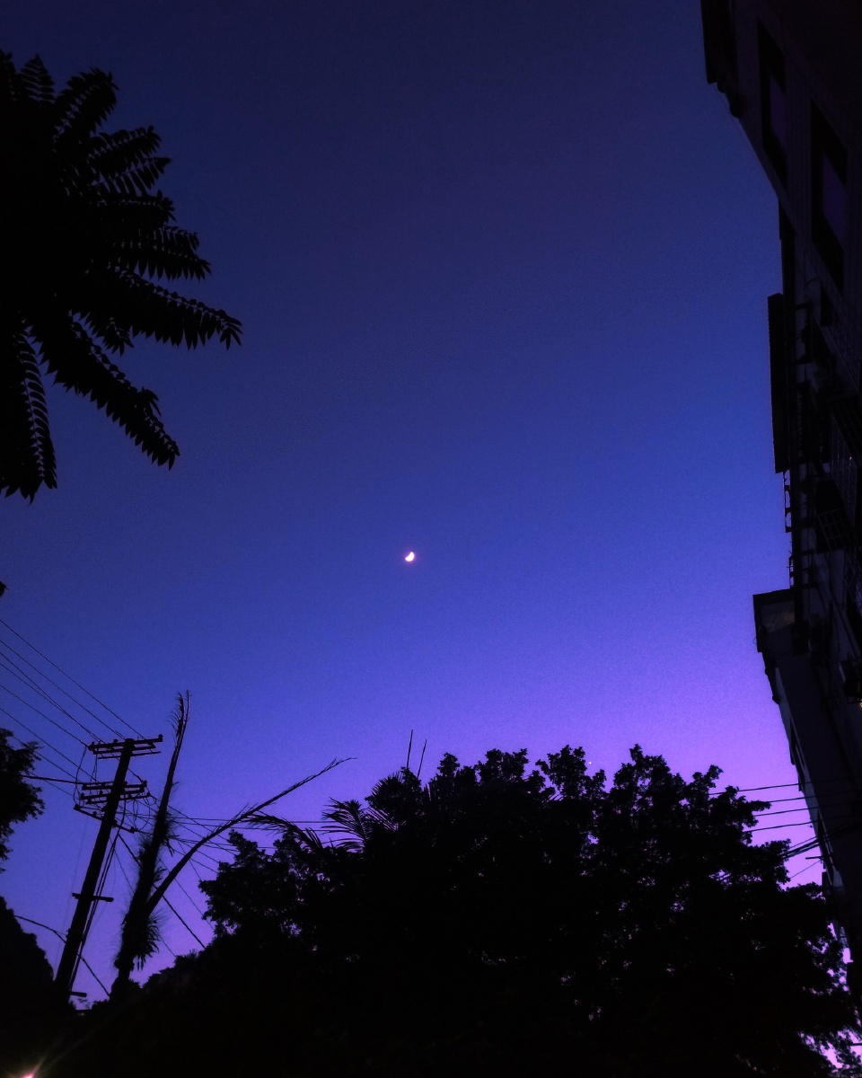 黄昏下的天空