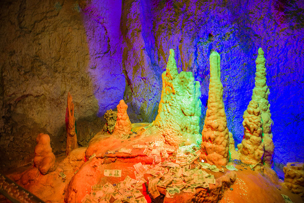 蓟州溶洞的色彩